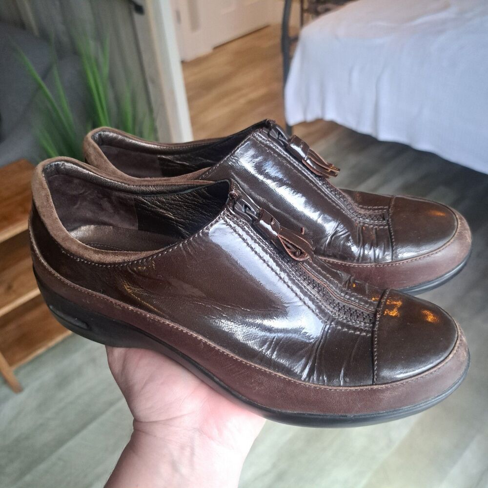 Womens Cole Haan Size 7.5 Wide Brown Leather Zip Up Waterproof Casual Shoes